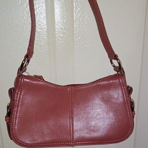 Elegant Mauve Leather Shoulder Bag